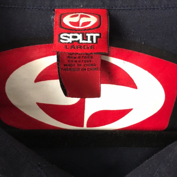 Split Men’s Navy Short Sleeve Button Down Shirt - Picture 3 of 4